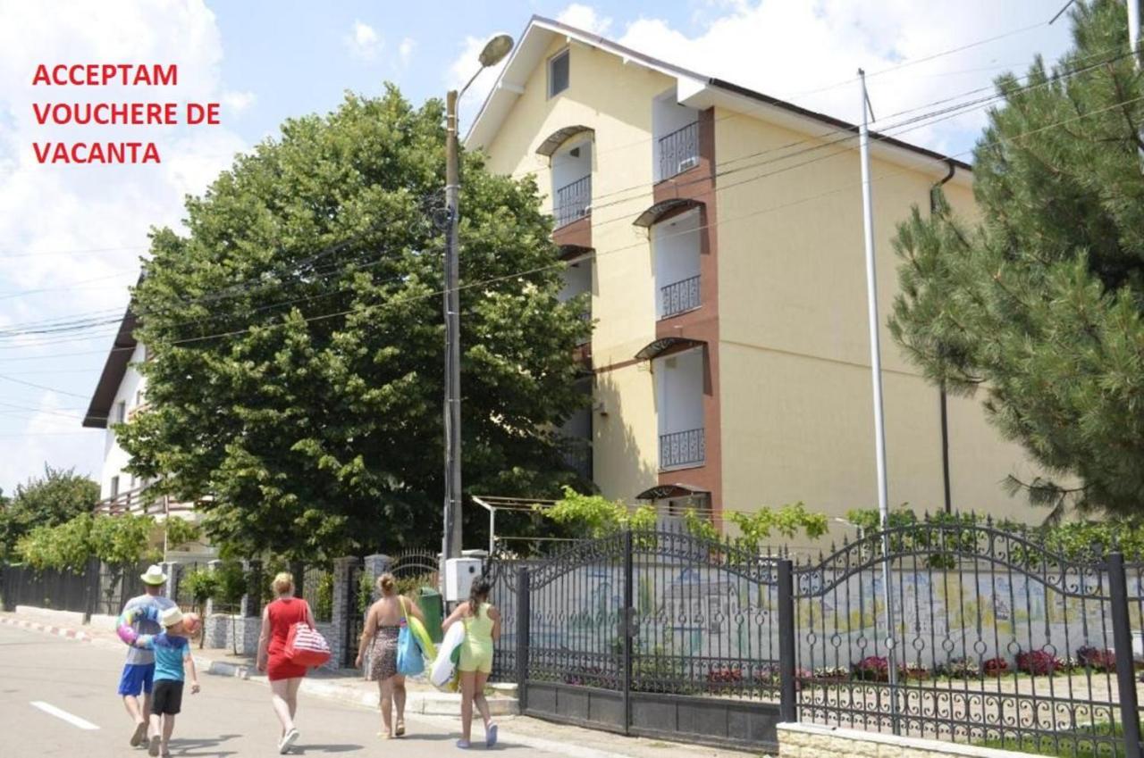 Vila Cu Livada 科斯蒂内什蒂 外观 照片