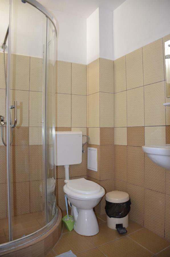 Vila Cu Livada 科斯蒂内什蒂 外观 照片